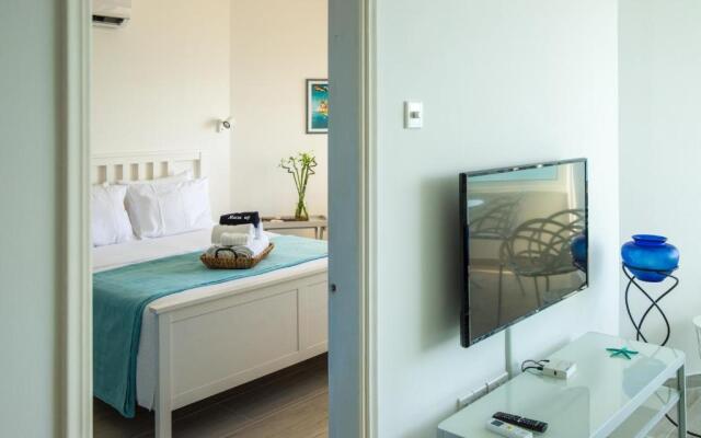 Luxury Penthouse 1BR-Seafront-Seasonal Pool-Central