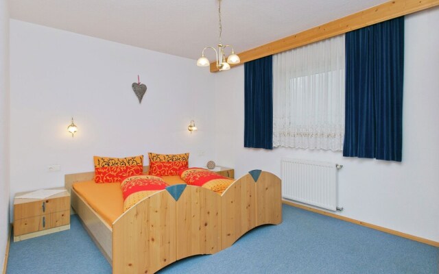 Spacious Apartment In Wenns Near Ski Area