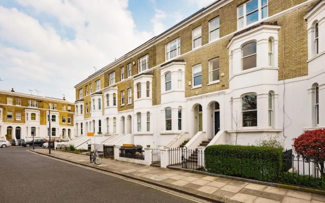 Panoramic Hammersmith Home Near The River Thames