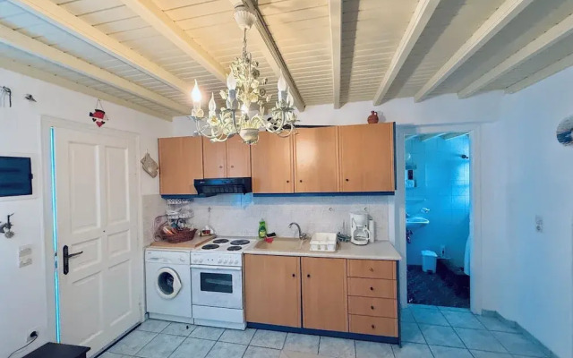 Stylish 2 Bd Escape Apt at Ornos Beach