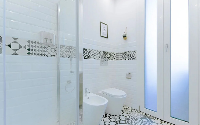 8 Bedroom Apartment in Reggio Emilia Center
