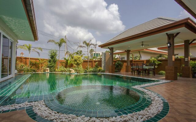 Thammachat P3 Victoria Villa 3 Beds