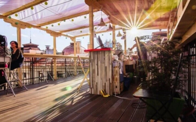 Pura Vida Sky Bar & Hostel
