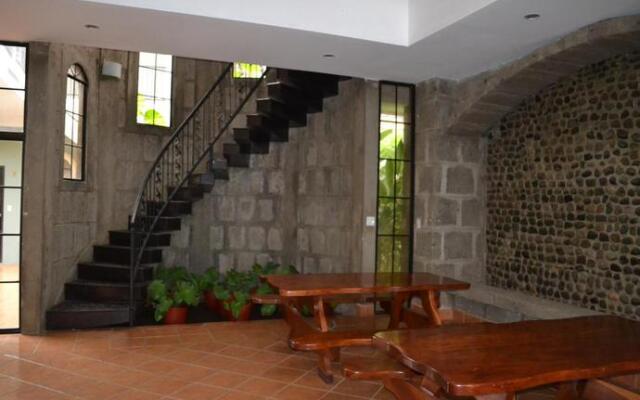 Hotel Leon Inn