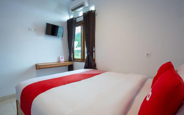 OYO 3707 Halona Guesthouse