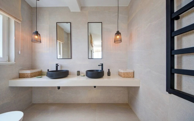Luxury Penthouse With Private Pool and sea Views, Sleeps 6