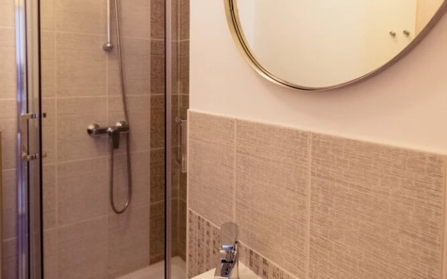 Rooms & apartments Karlo