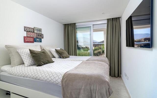 LMR1-Penthouse with 187m2 terrace and private pool