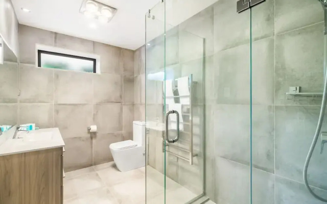 The Perfect Spacious 2BR Getaway-Netflix