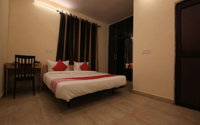 OYO Flagship 70256 Hotel New Silver Stone