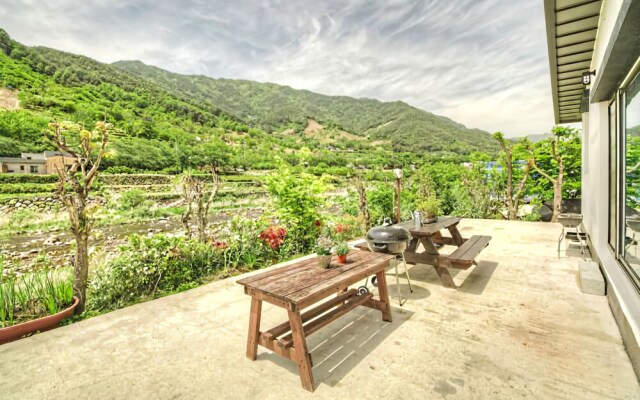 Hadong Hwagaesongi Pension