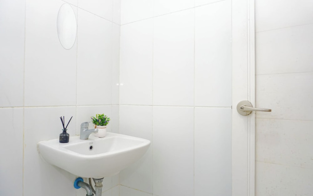 Comfortable And Pleasant Studio At Apartment Tamansari Mahogany Karawang