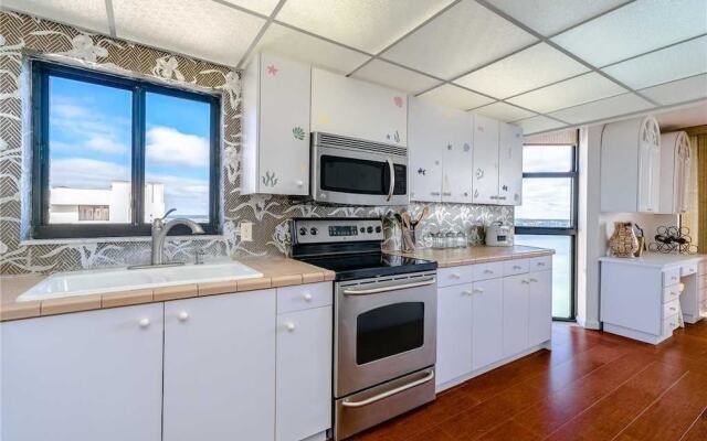 Lighthouse Towers 2008 - Two Bedroom Condo