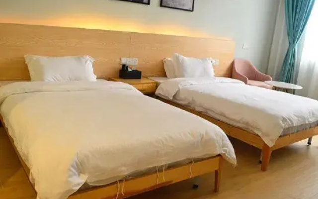 Huaiji Feiyang Business Hotel