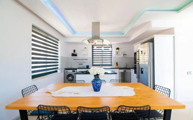 Dreamy Villa With Private Pool and Jacuzzi in Kas