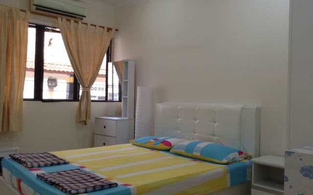 A&F Damansara Homestay