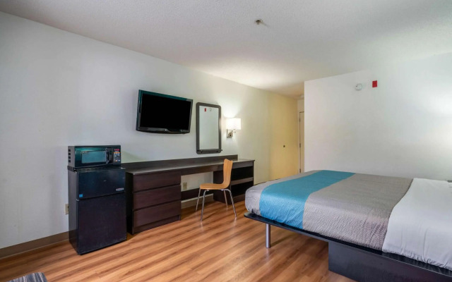 Motel 6 Rocky Mount, NC