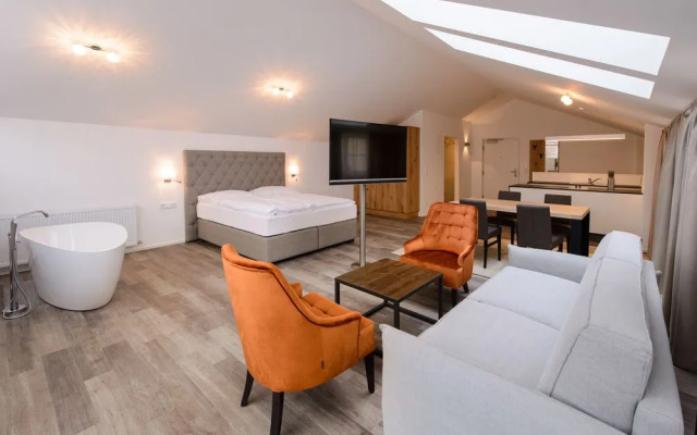Kaiser Max Suite at The Golden Roof