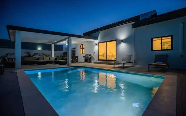 Tides Villa 4BR Private Pool Walk to the Beach