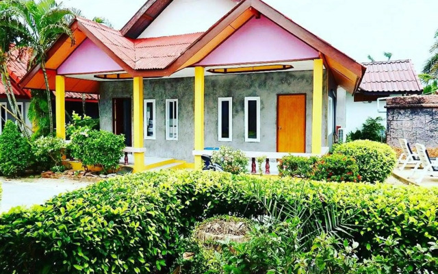 Lanta New Beach Bungalows