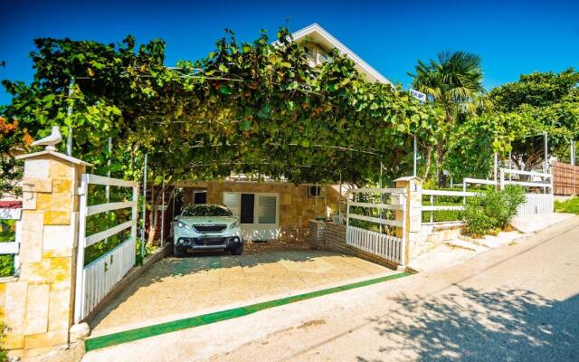 Apartments Kiwi Karin