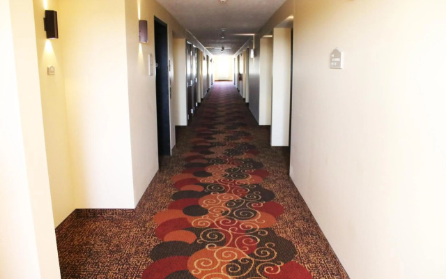 Edgewood Hotel & Suites