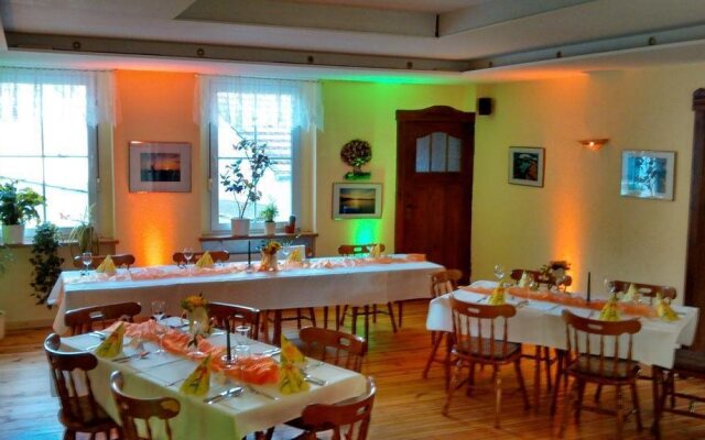 Gaststätte u. Pension Zur Heimat M.u.Ch.Gottschalk GbR