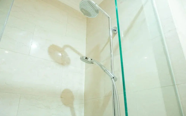 Tranquil and Well Appointed Studio Apartment at Menteng Park