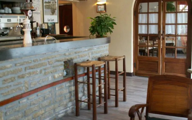 Le Relais Du Pont De Rhodes