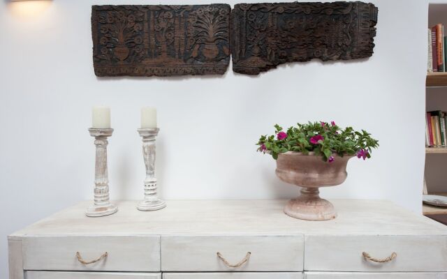 White Jasmine Cottage