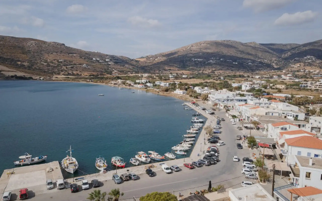 Porto Sereno Andros Suites
