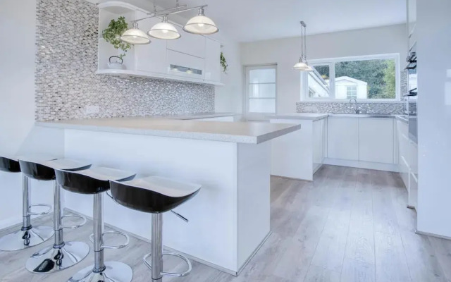 Longview - 4 Bedroom Holiday Home - Pembroke Dock
