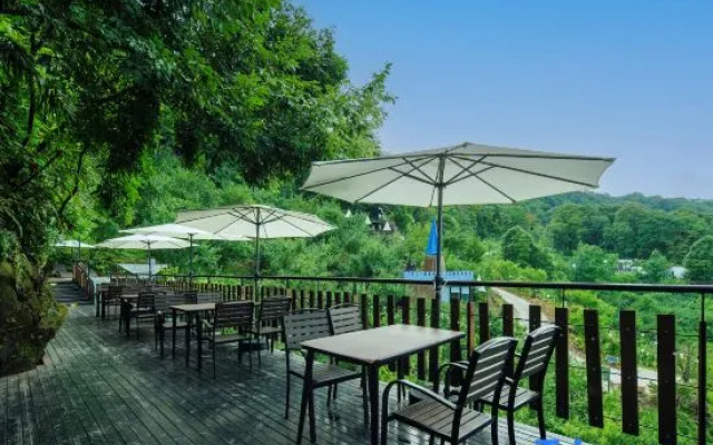 Misty Forest Retreat – Outside – Chengdu