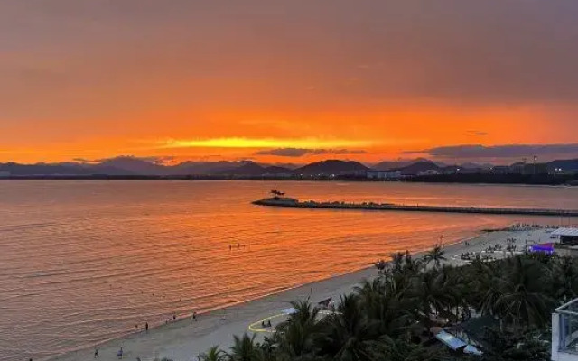 Lingshui Qianyu Qianxun Seaview Holiday B&B (Qingshuiwan Lighthouse Branch)