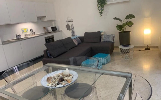 the Big Apartament Annee Elegant and Cozy---------------------------------------