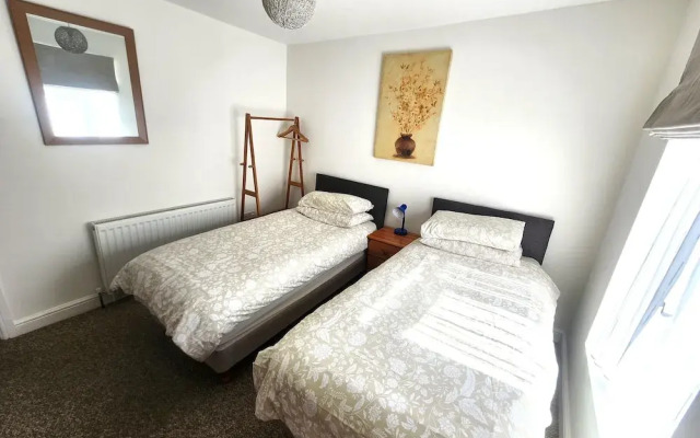 2-bed Flat With Superfast Wi-fi DW Lettings 29br