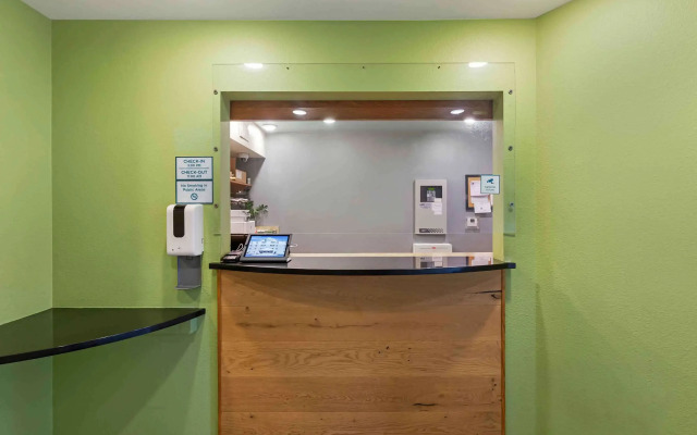 Extended Stay America Select Suites - Cleveland - Airport