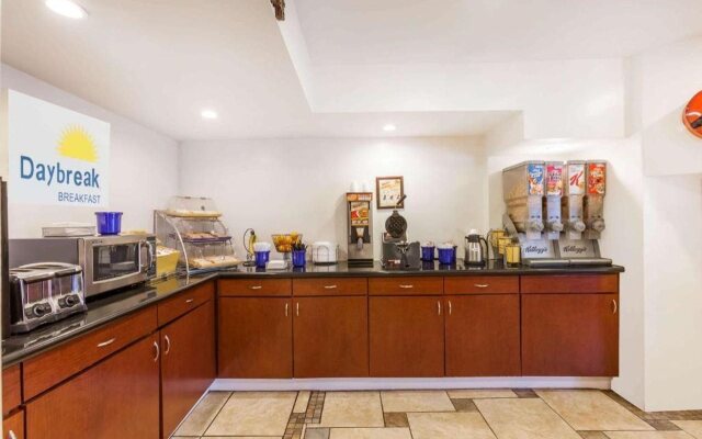 Days Inn by Wyndham Austin/University/Downtown