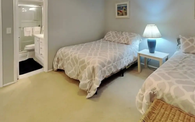 Barry Palm 202 by Distinctive Beach Rentals