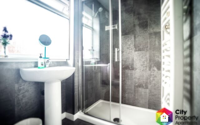 City property - Stanton Apartment