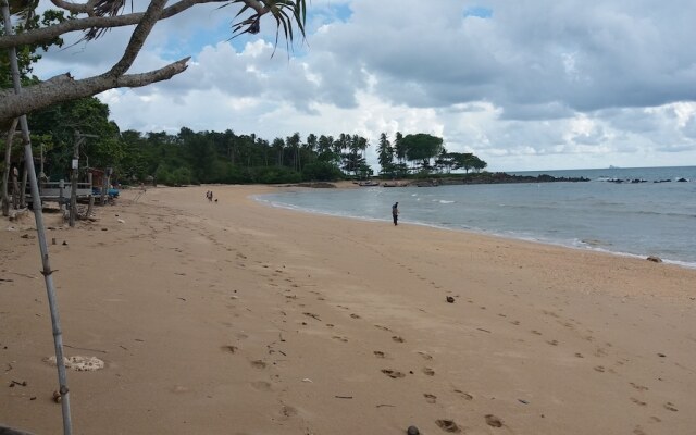 Lanta School Beach Resort