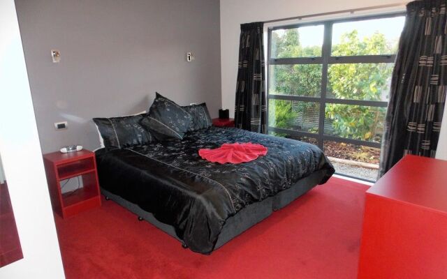 De Vine Martinborough 14 Cologne St