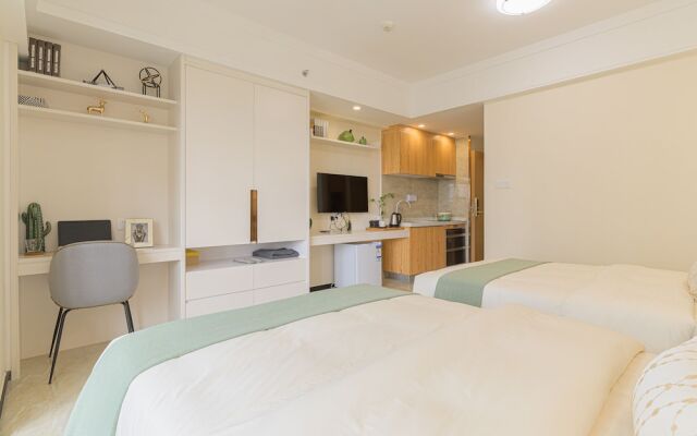 Bainianhui International Apartment