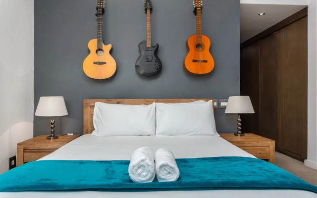 Mandela Rhodes T1002