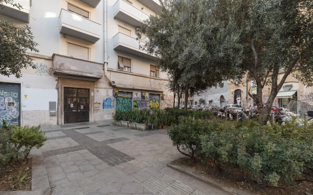 San Lorenzo Roomy Apartment