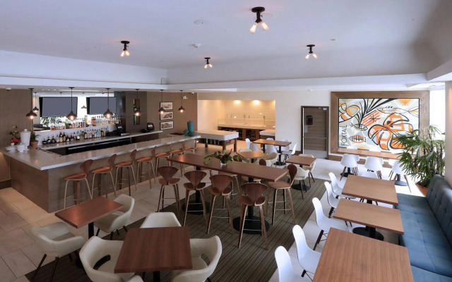 DoubleTree by Hilton Hotel Galveston Beach