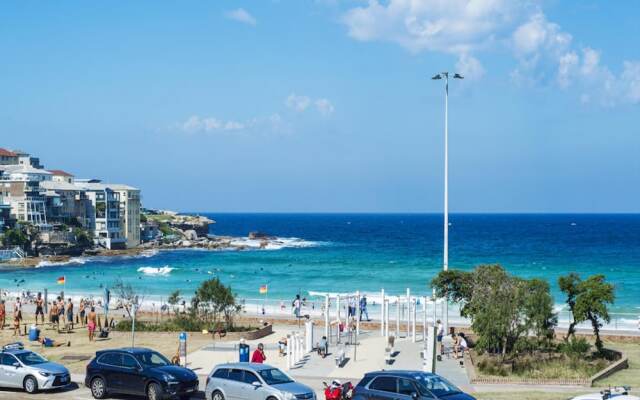 Bondi Beachfront (I719)