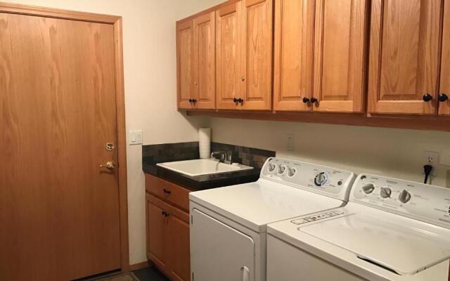 9 Hoodoo-AC-Hot Tub-5BR/3BA