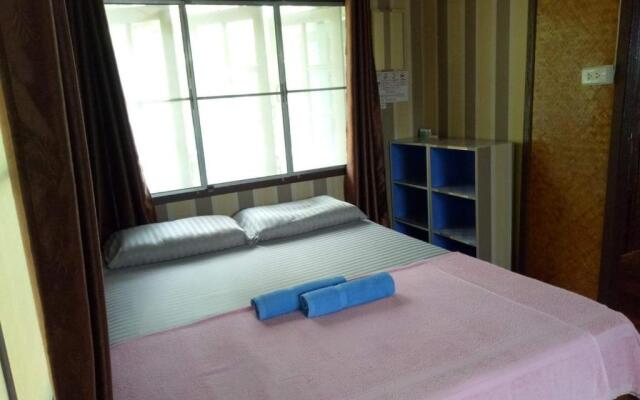 Ta Yai Homestay (ตา ยาย โฮมสเตย์)