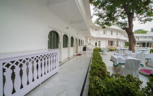Garden Hotel